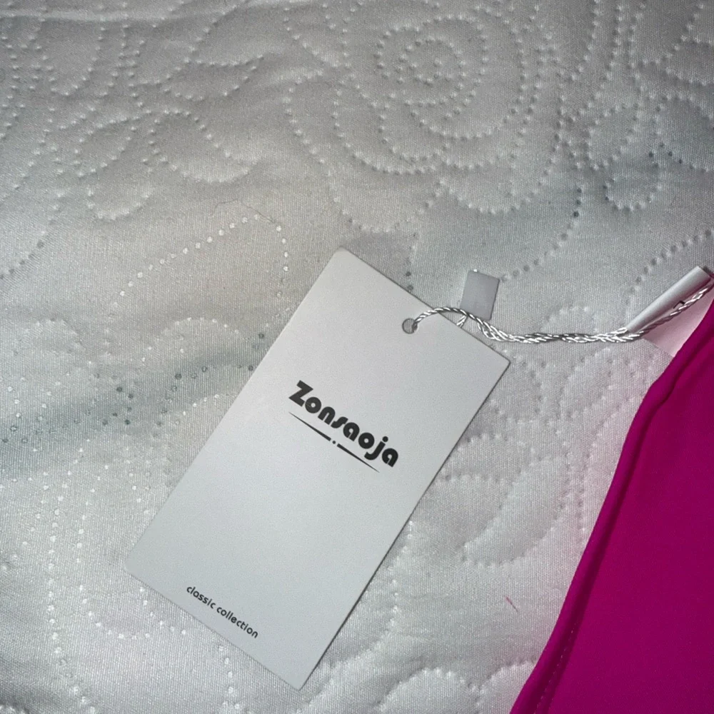 Women’s Pink Triangle Bikini Set - Size Large - Picture 4 of 8